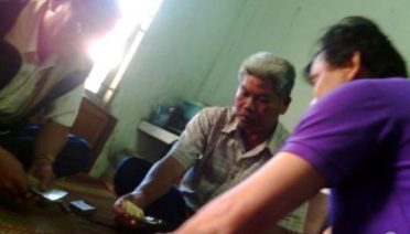 Bắt quả tang đội trưởng thanh tra giao thông đánh bạc Bắt quả tang đội trưởng thanh tra giao thông đánh bạc